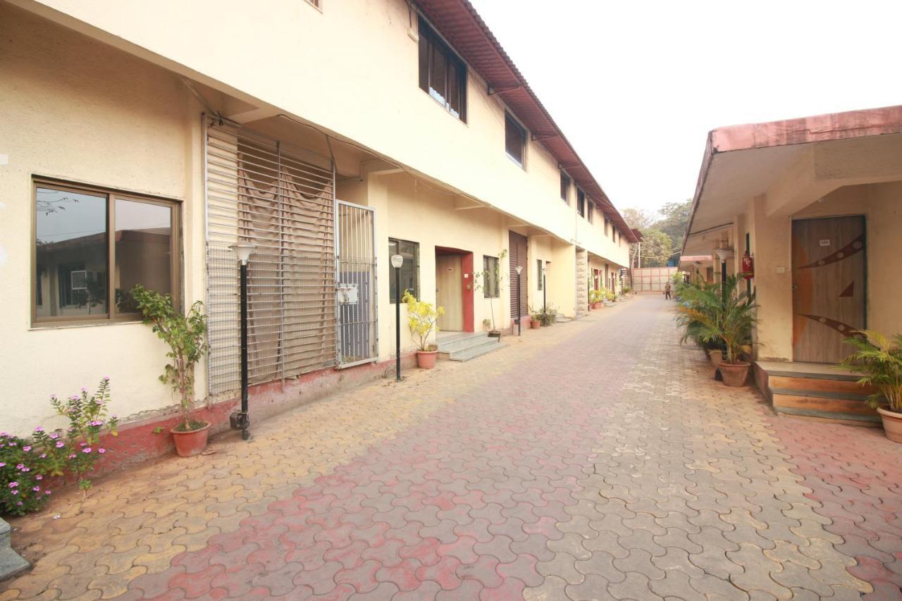 Hotel Nest Inn Residency Bhiwandi エクステリア 写真